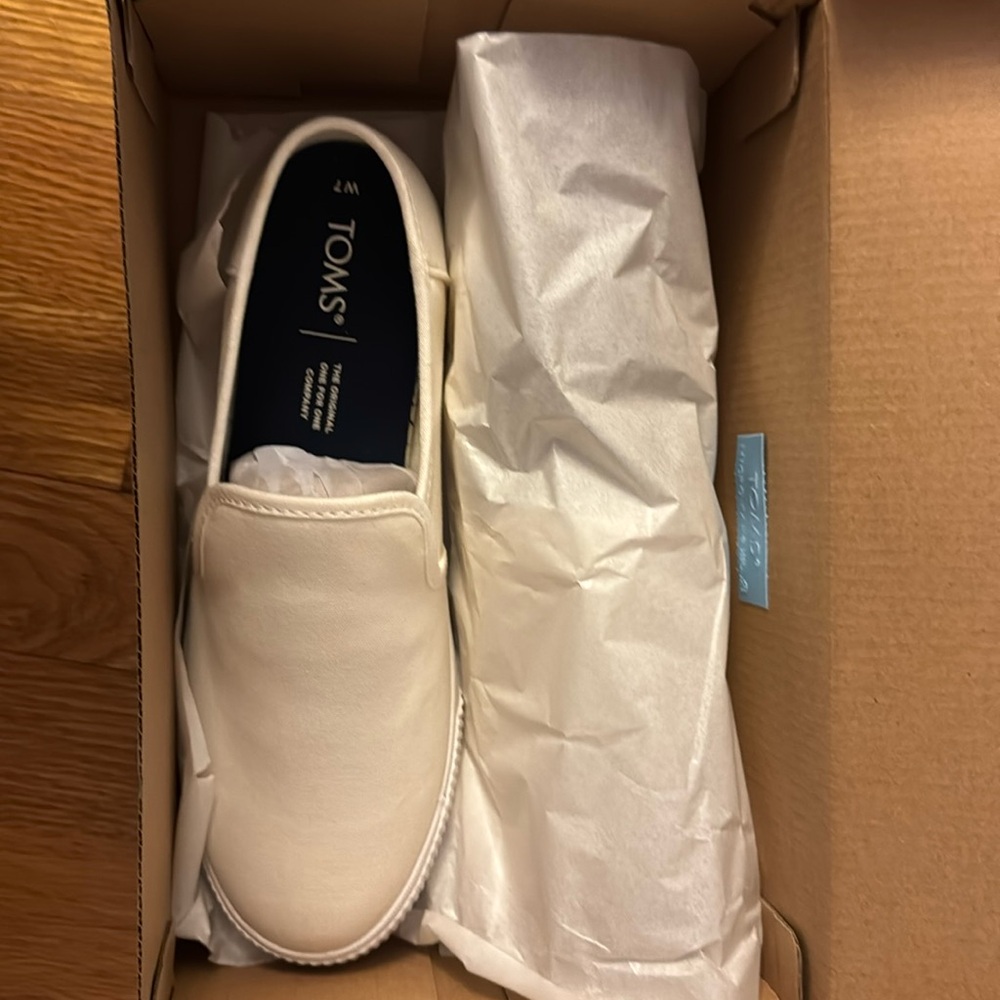 Toms Clemente white canvas sneaker